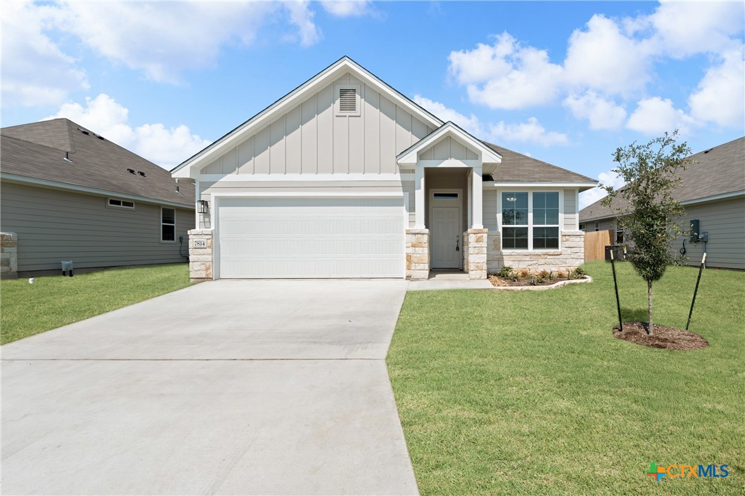 7814 Timber Hollow Lane Property Photo 3