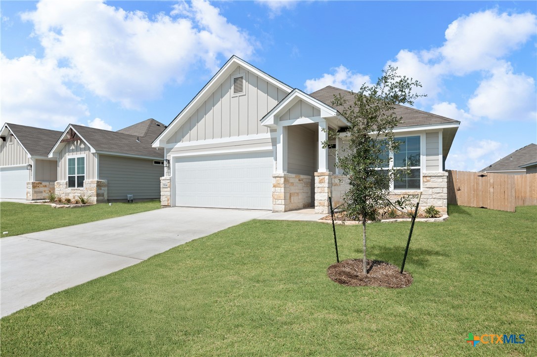 7814 Timber Hollow Lane Property Photo 4