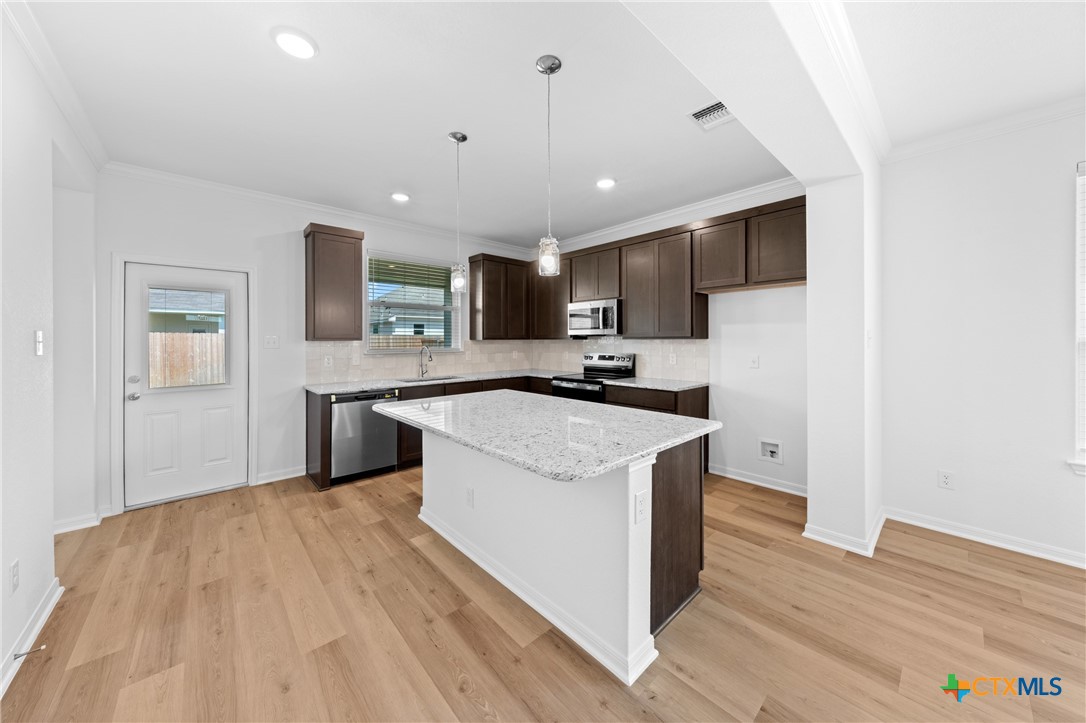 7814 Timber Hollow Lane Property Photo 13