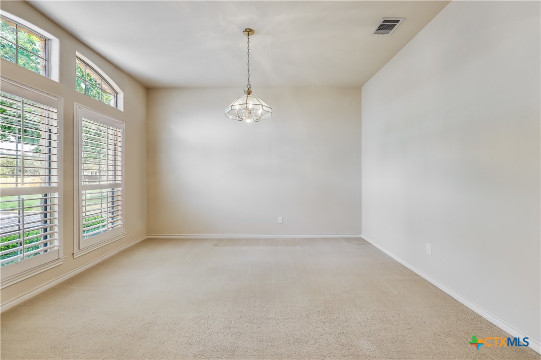 20725 Henry Avenue Property Photo 5