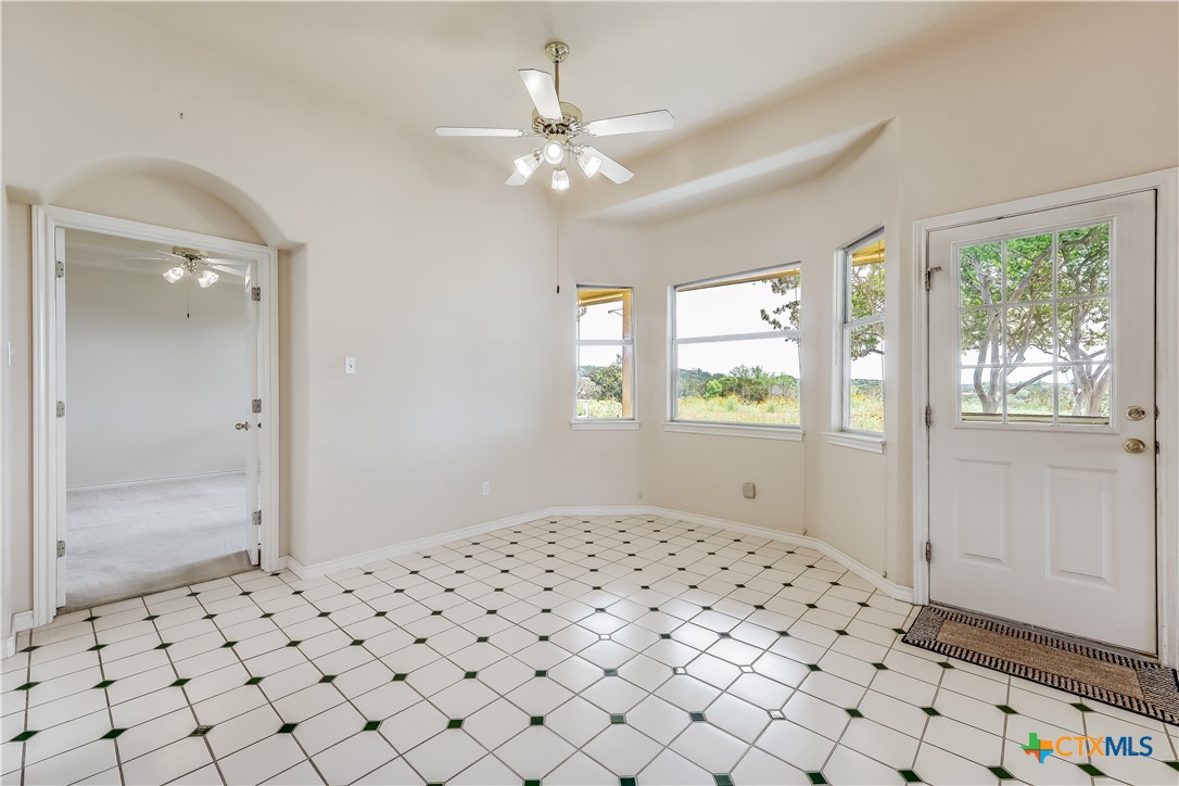 20725 Henry Avenue Property Photo 12