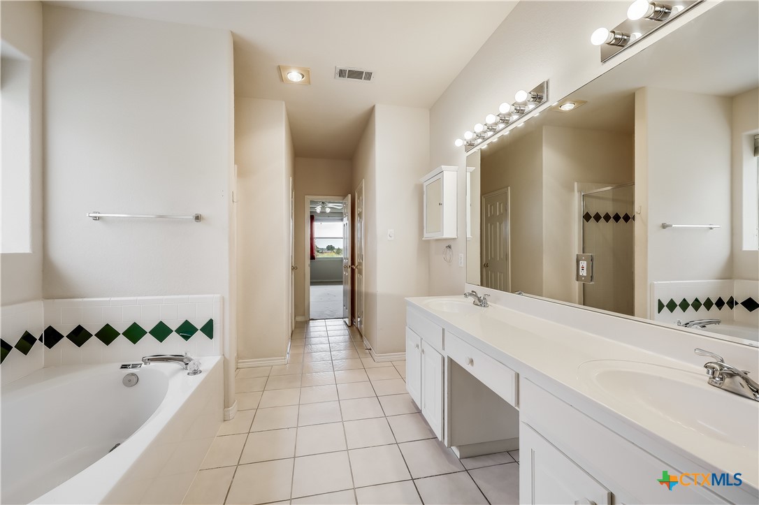 20725 Henry Avenue Property Photo 16