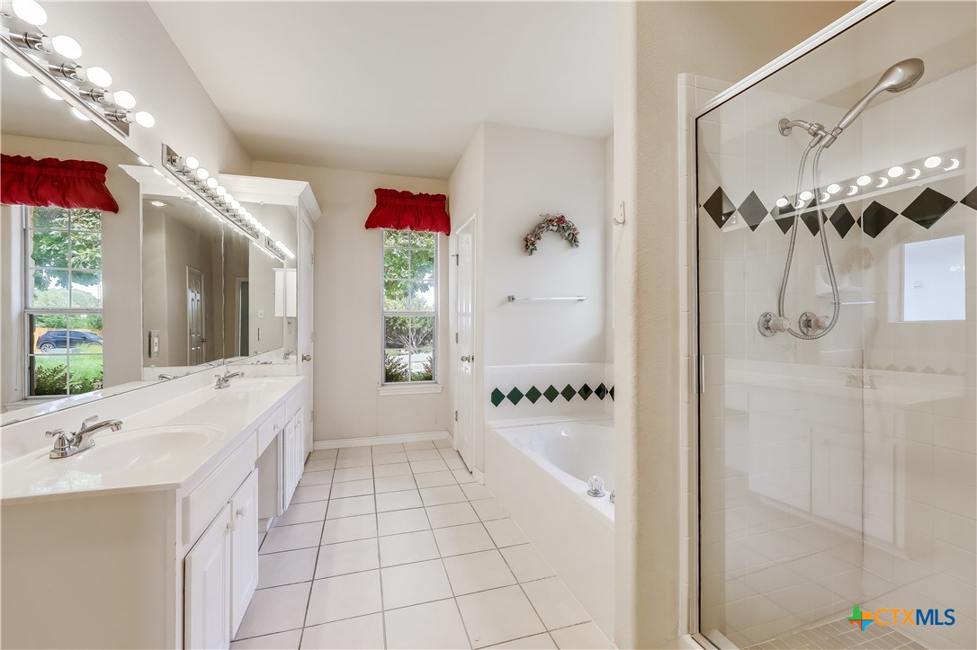 20725 Henry Avenue Property Photo 17