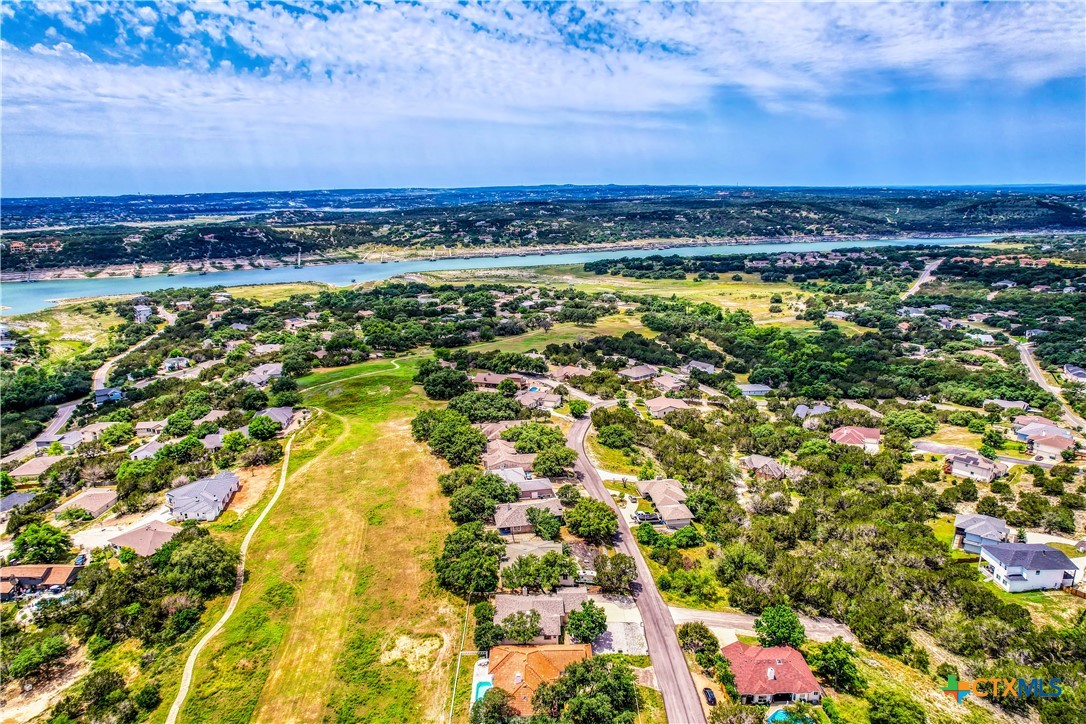 20725 Henry Avenue Property Photo 23