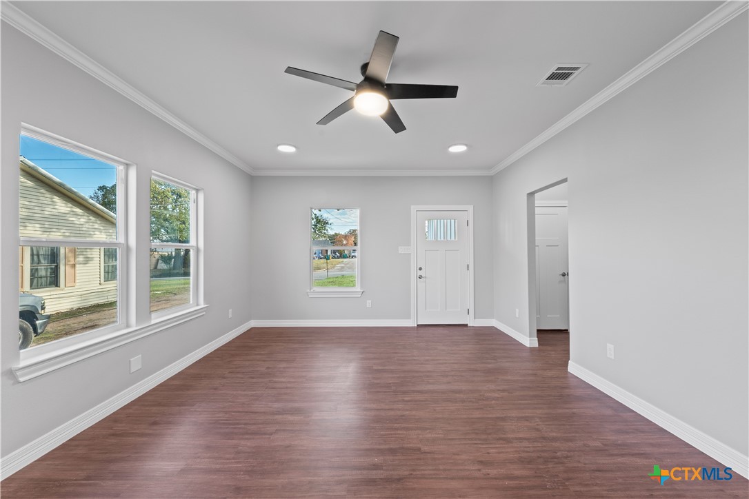 1009 St Louis Street Property Photo 5