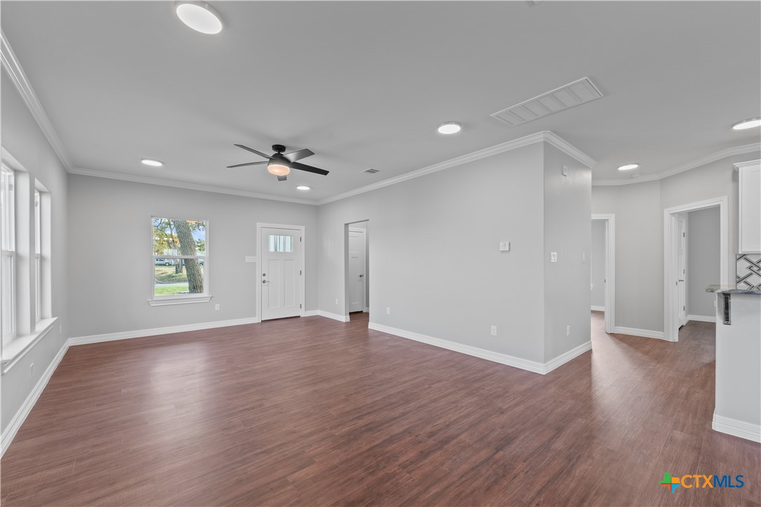 1009 St Louis Street Property Photo 6