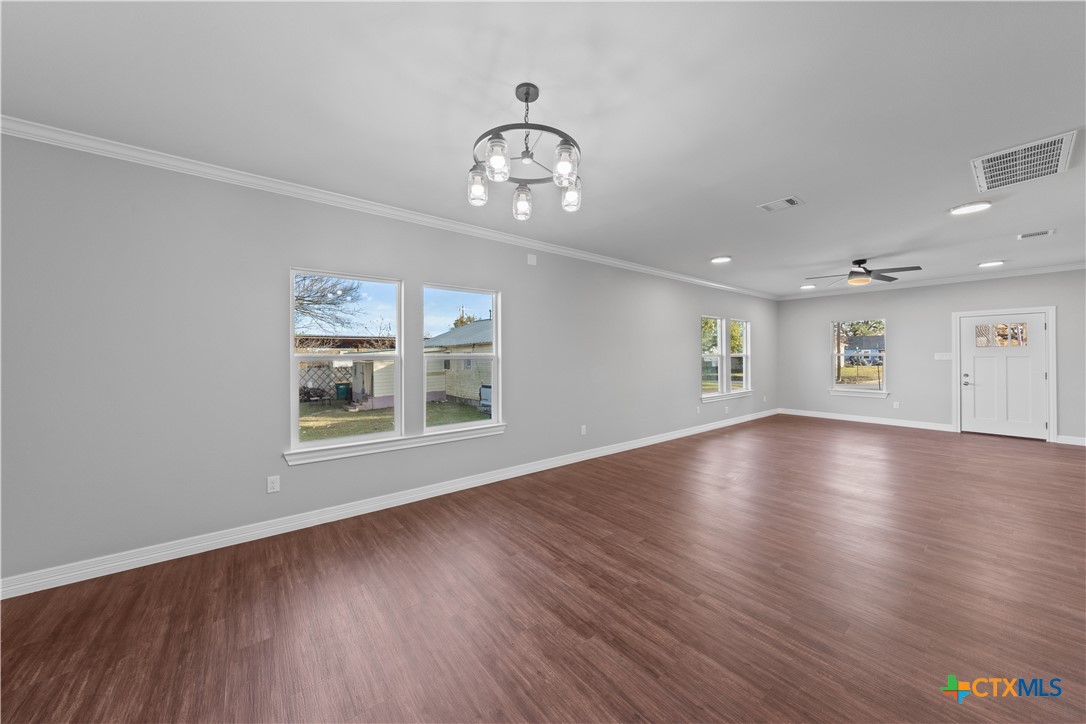 1009 St Louis Street Property Photo 11