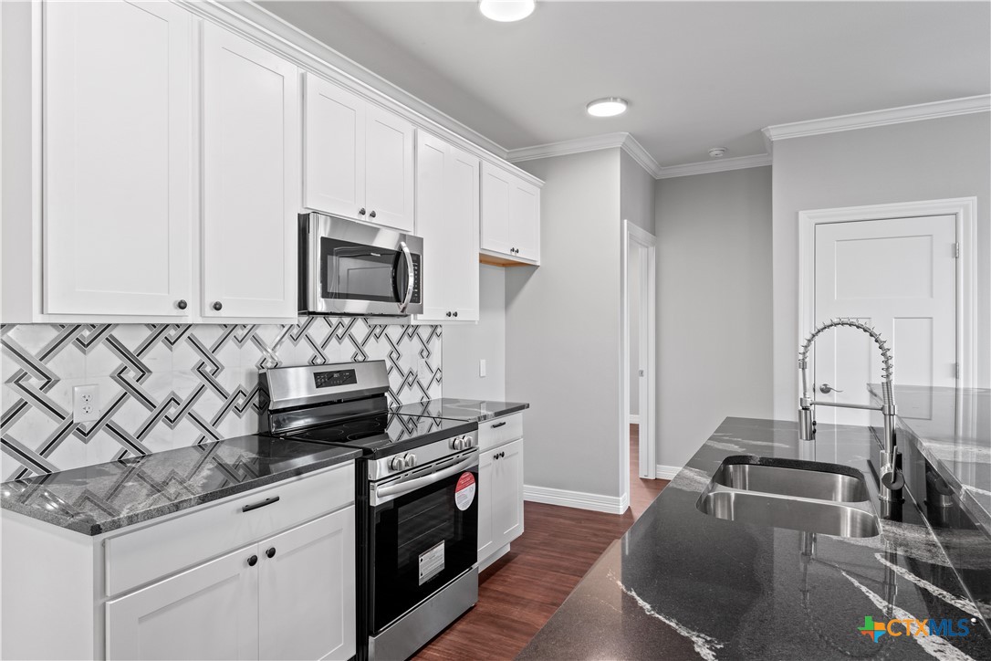 1009 St Louis Street Property Photo 13