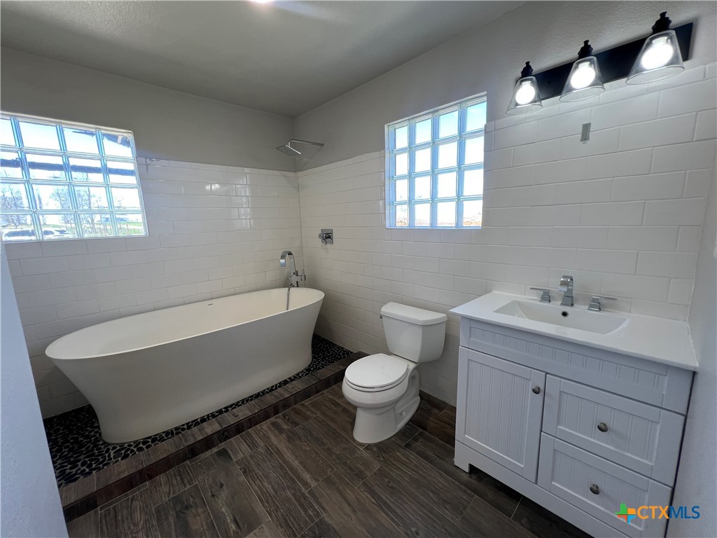 11247 Fm 2086 Property Photo 10