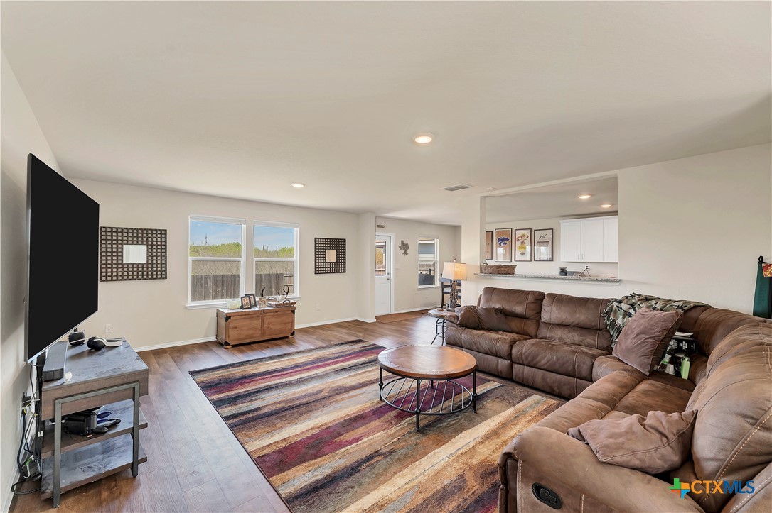 6007 Bluestem Way Property Photo 6