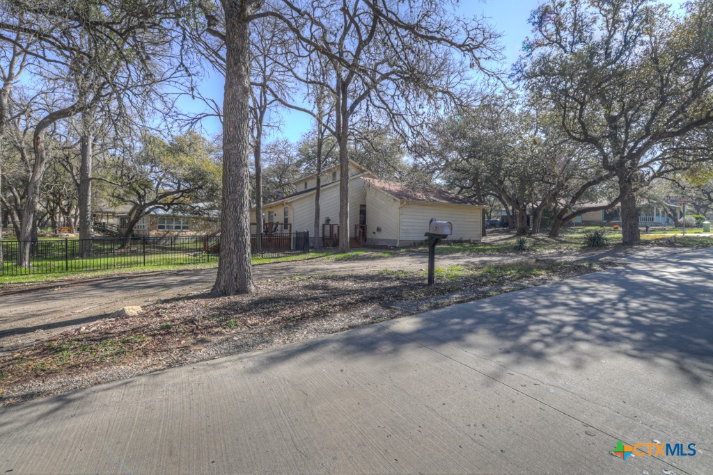 7 Brookhollow Drive Property Photo 2