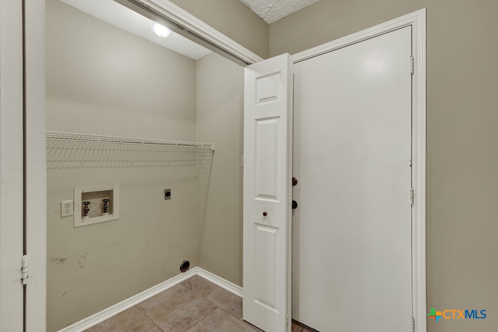 7 Brookhollow Drive Property Photo 17