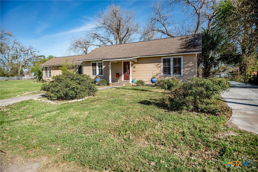 206 W Trinity Street Property Photo