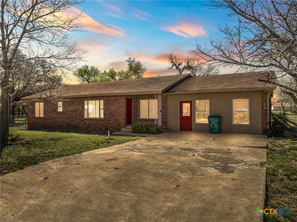 266 E Live Oak Street Property Photo