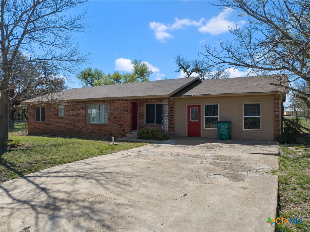 266 E Live Oak Street Property Photo 2