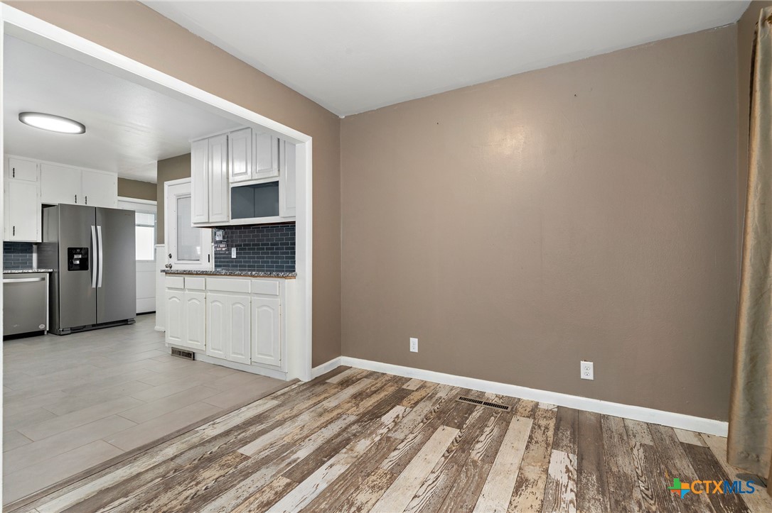266 E Live Oak Street Property Photo 5