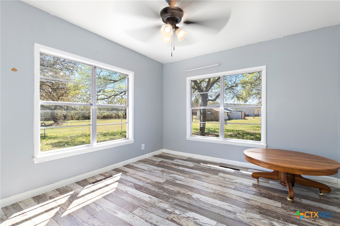 266 E Live Oak Street Property Photo 10