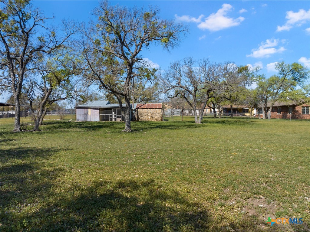 266 E Live Oak Street Property Photo 19