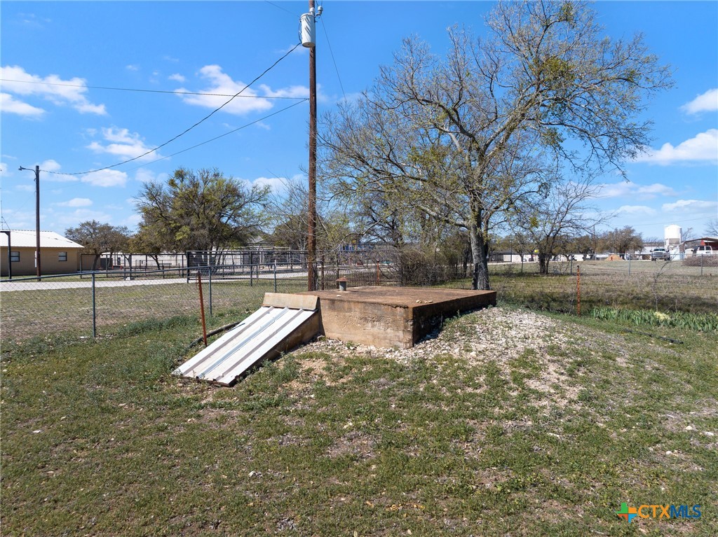 266 E Live Oak Street Property Photo 24