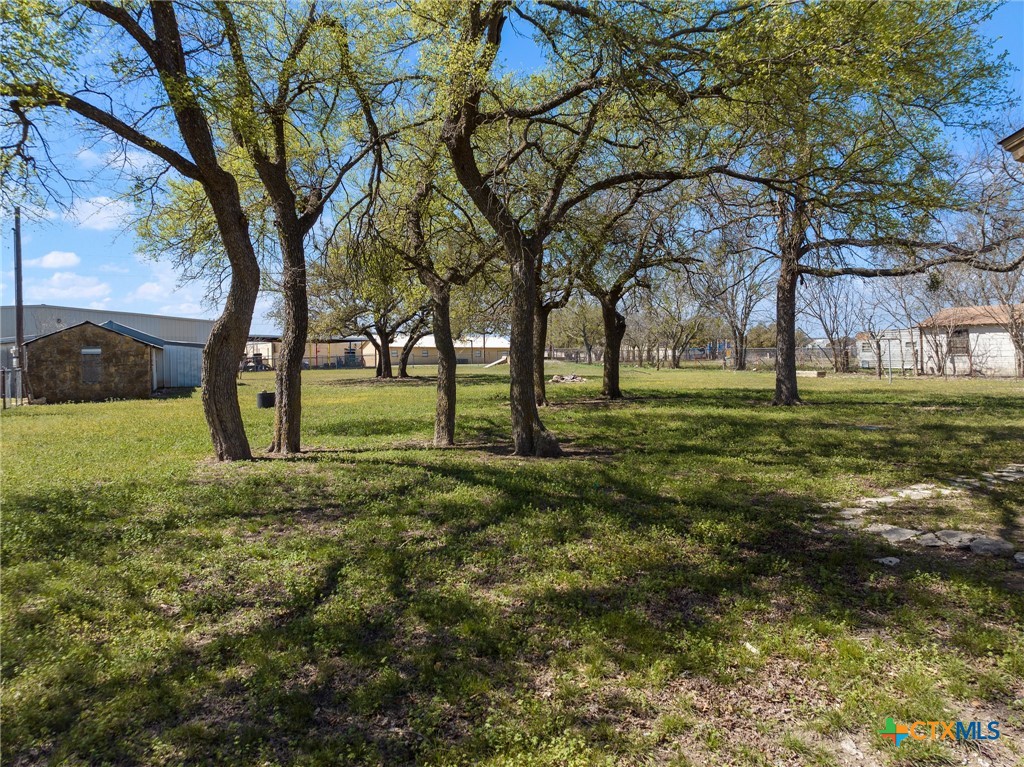 266 E Live Oak Street Property Photo 28
