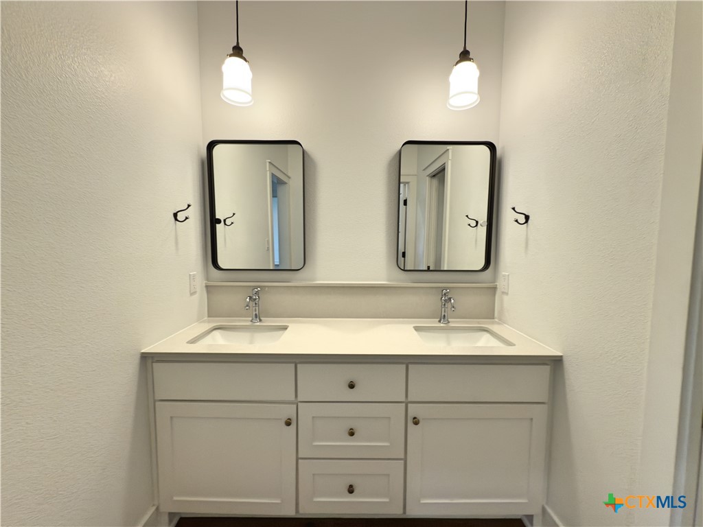 424 Stagecoach Trail Property Photo 17