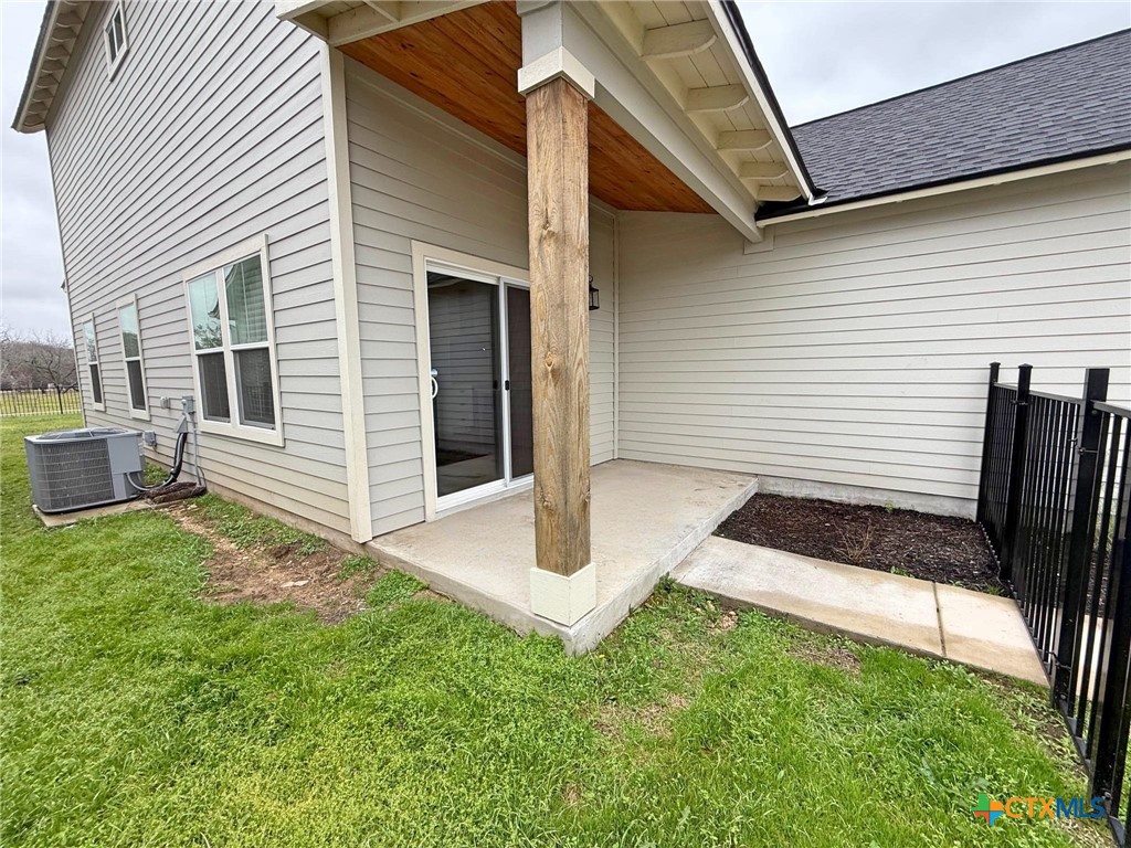 424 Stagecoach Trail Property Photo 31