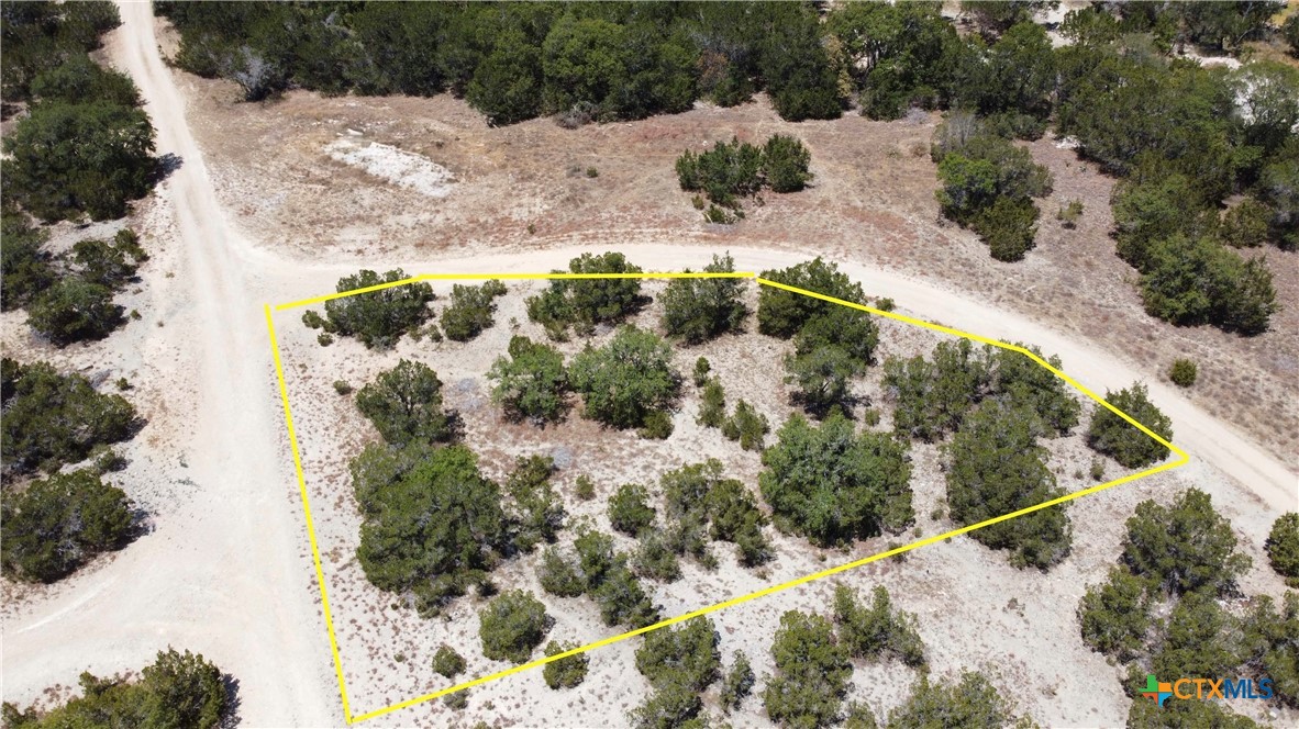 1020 Cliff Circle Property Photo 5