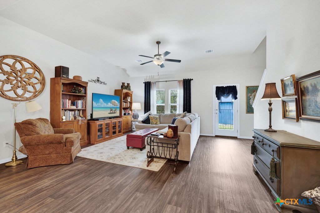 1444 Harwell Loop Property Photo 11