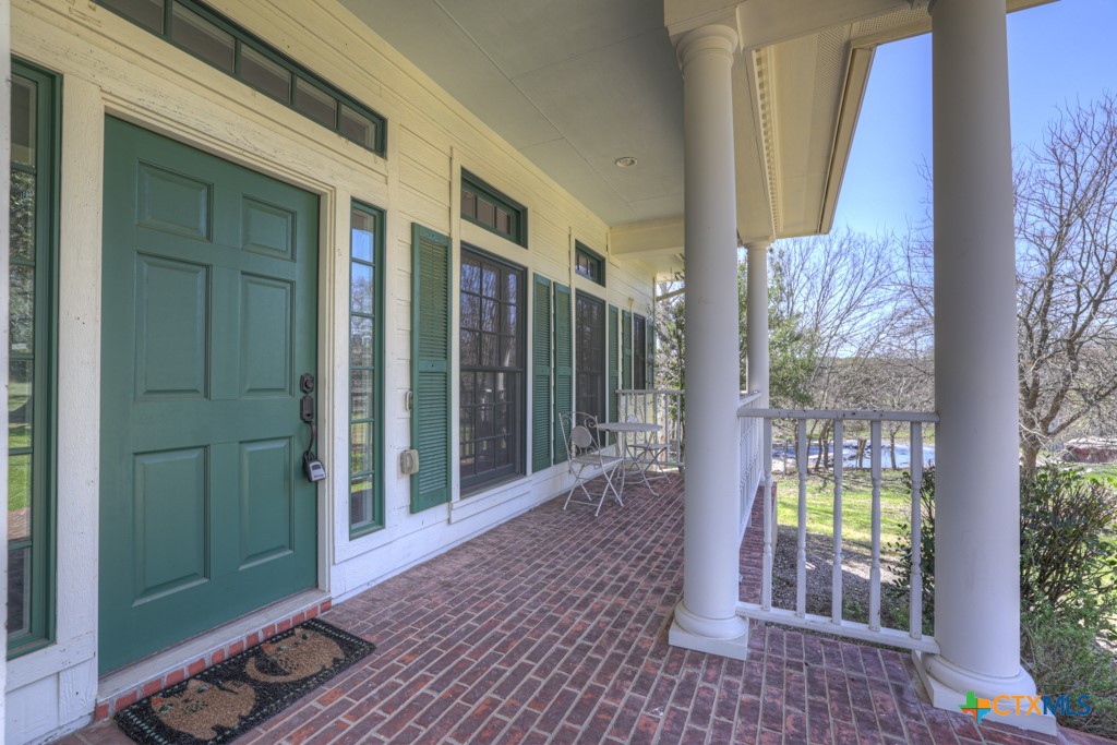 120 Oak Hideaway Drive Property Photo 6