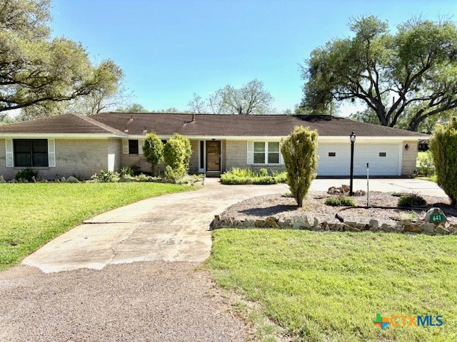 641 W North Street Property Photo 1