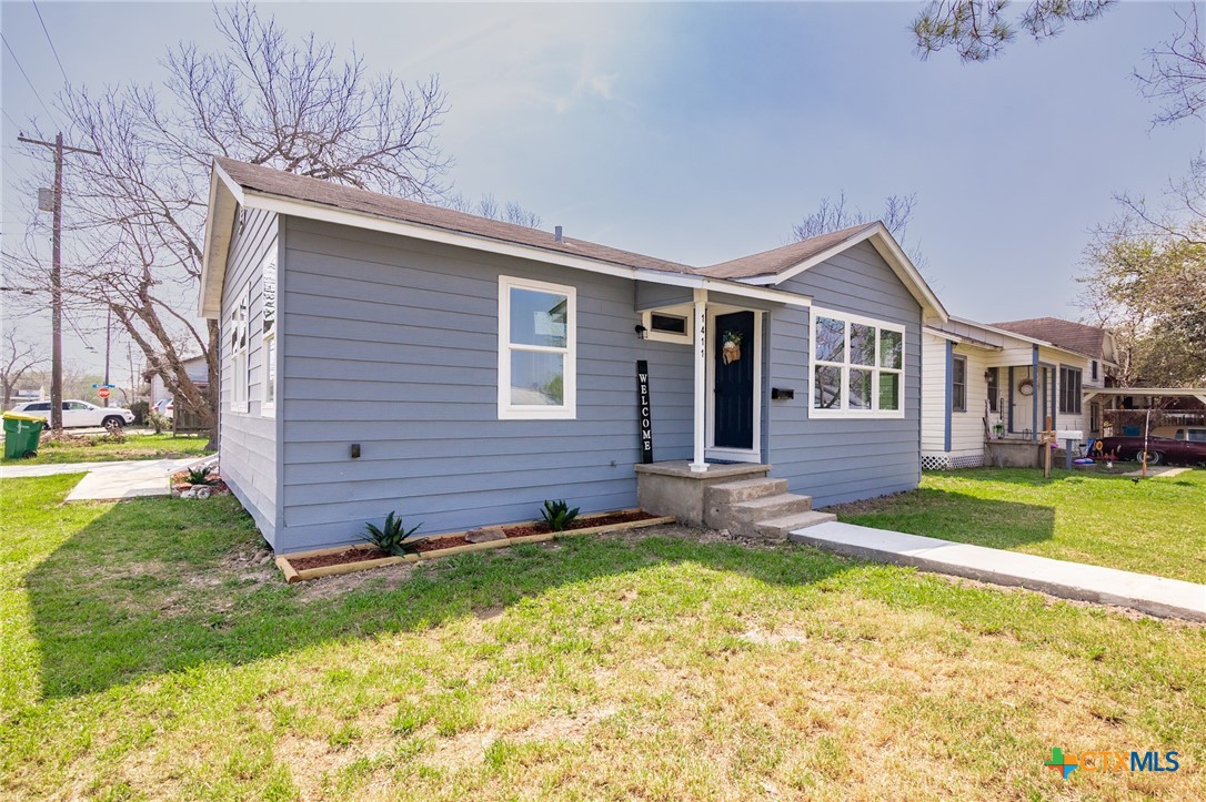 1411 E Anaqua Avenue Property Photo 1