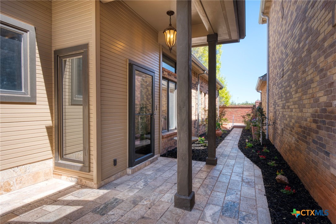 1328 Patio Drive Property Photo 4