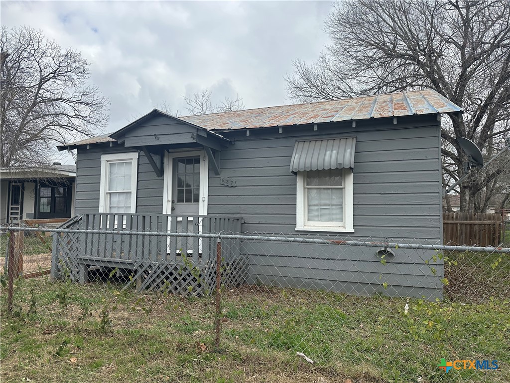 627 Maldonado Avenue Property Photo