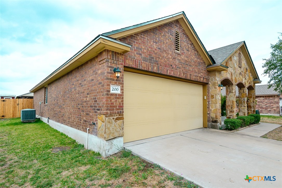 200 Splawn Ranch Road Property Photo 6