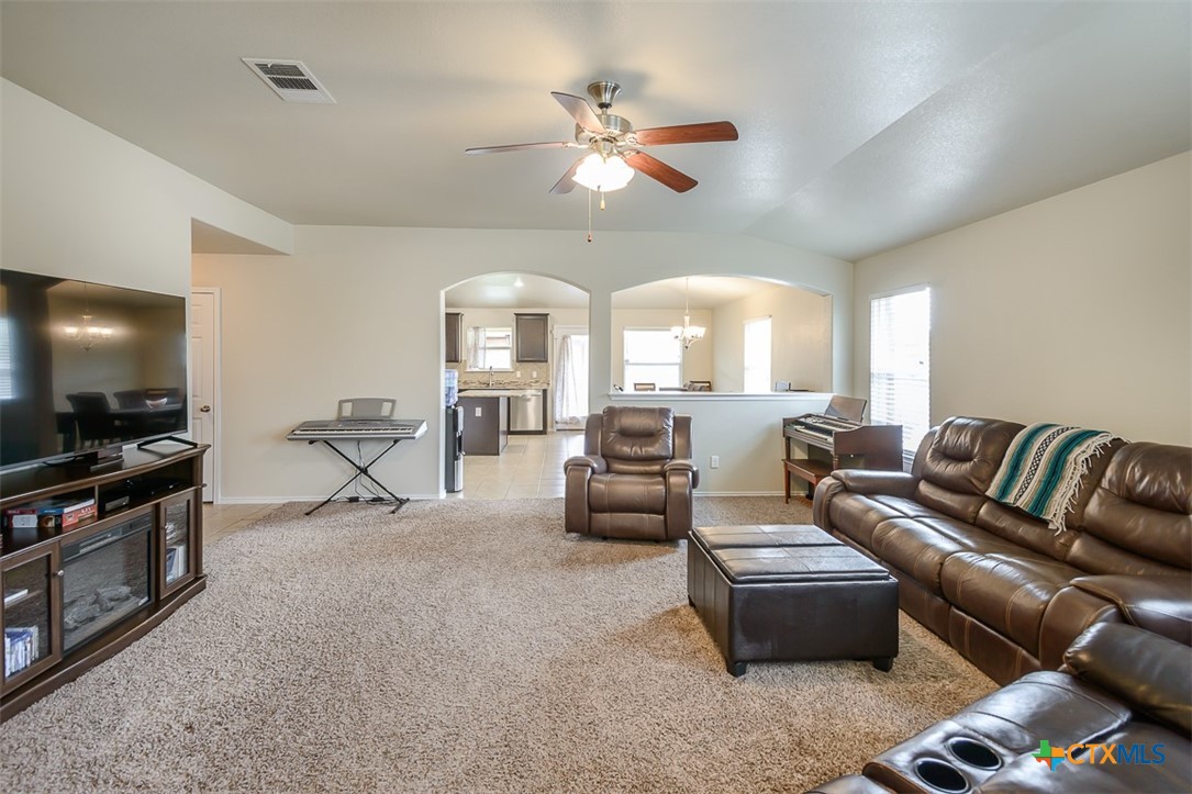 200 Splawn Ranch Road Property Photo 9