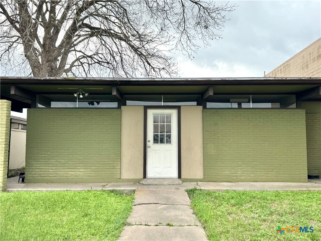 611 N Esplanade Street Property Photo 1