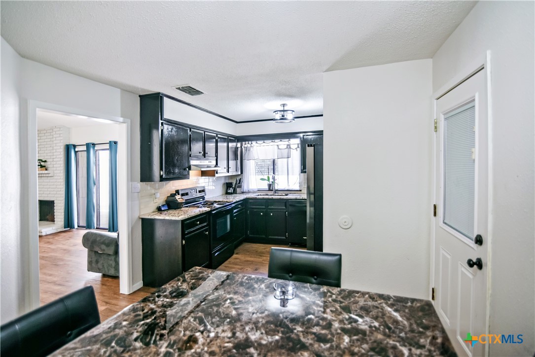 212 Planters Drive Property Photo 10