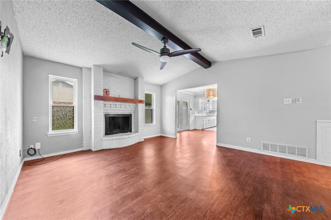 4501 Mountain View Drive Property Photo 3