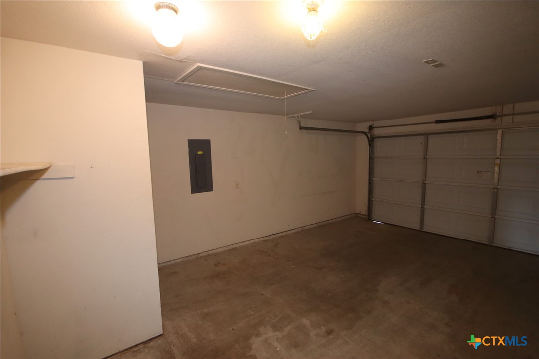 3102 Viewcrest Drive Property Photo 9