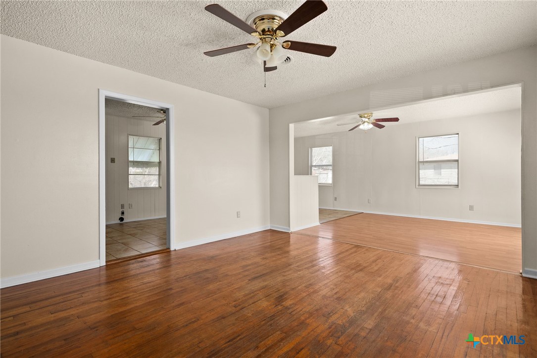 302 Easy Street Property Photo 4