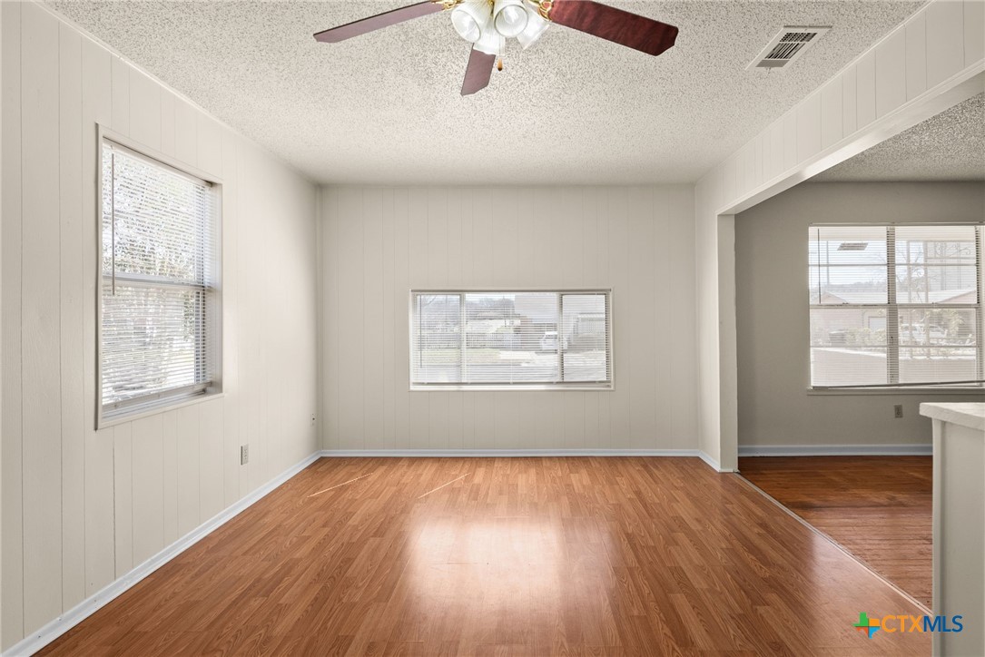 302 Easy Street Property Photo 7