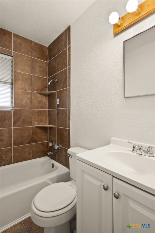 302 Easy Street Property Photo 17