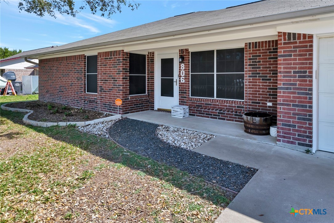 806 Whitewing Street Property Photo 1
