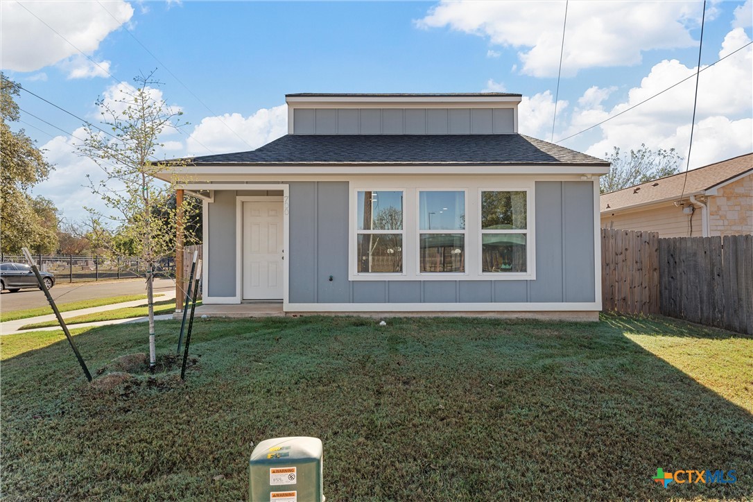 700 Hines Avenue Property Photo