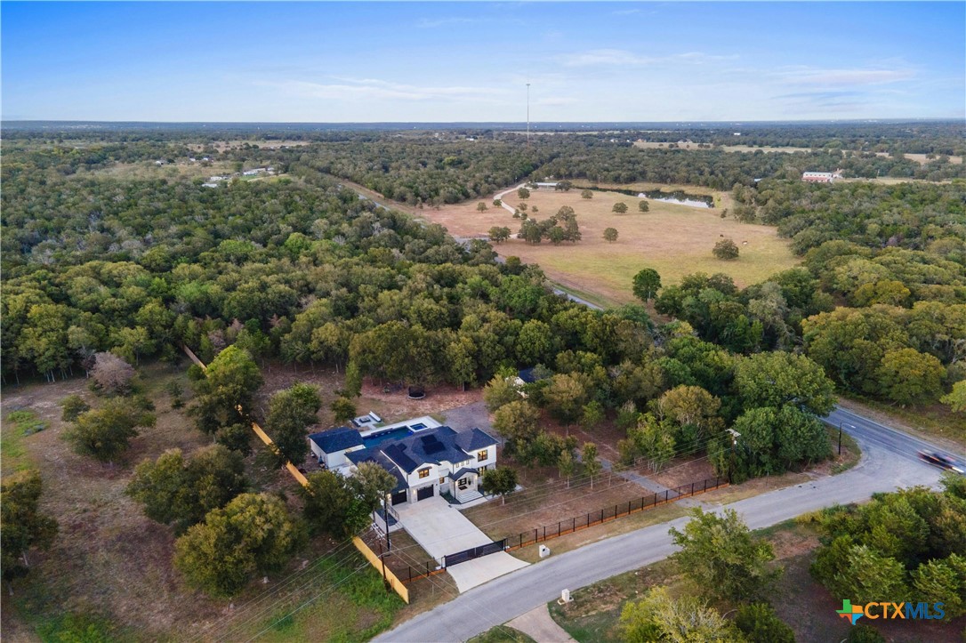 104 Creekwood Trail Property Photo 45