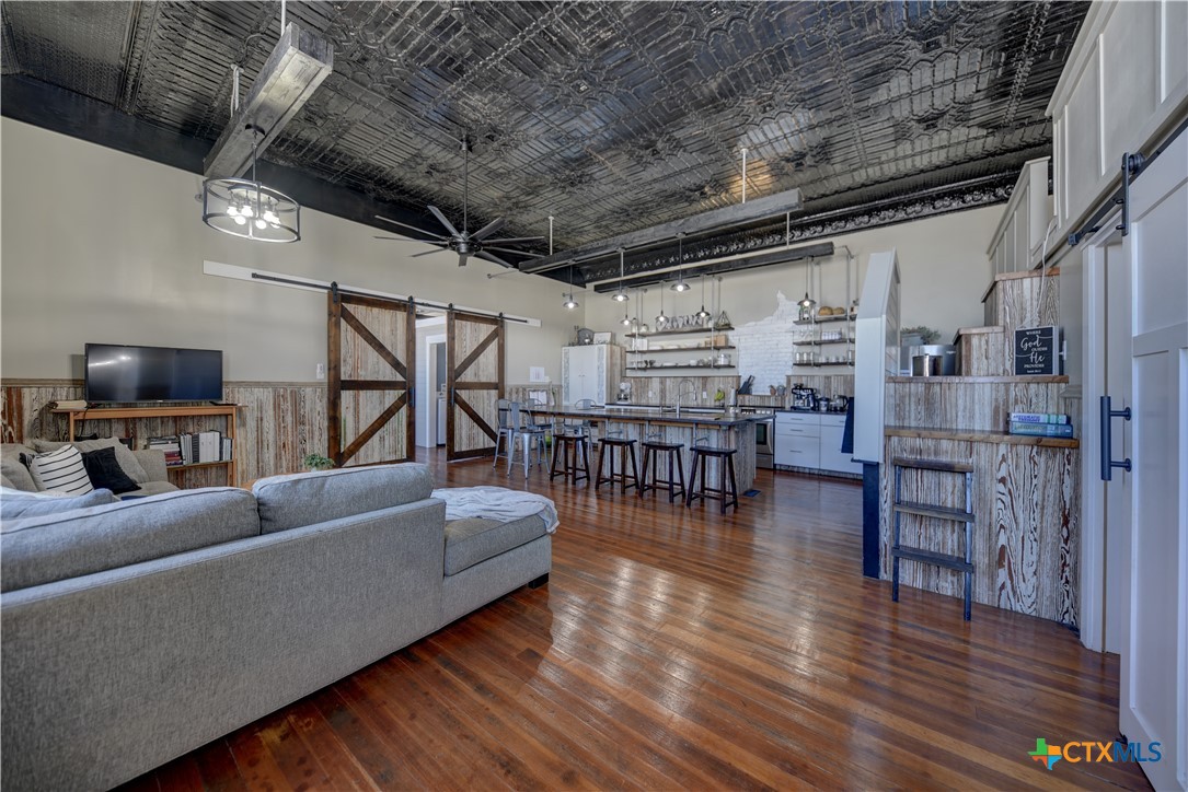 103 N Main B Property Photo 2