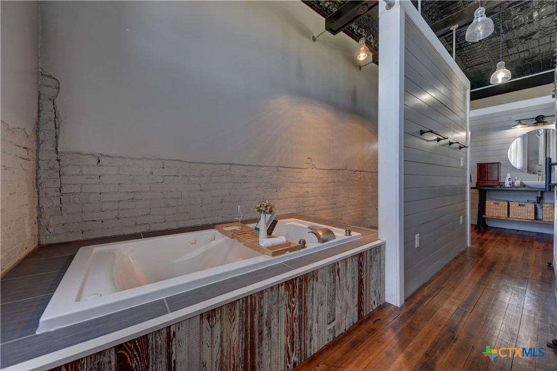 103 N Main B Property Photo 5