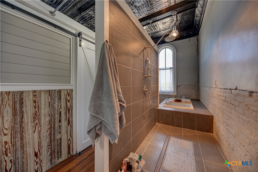 103 N Main B Property Photo 6