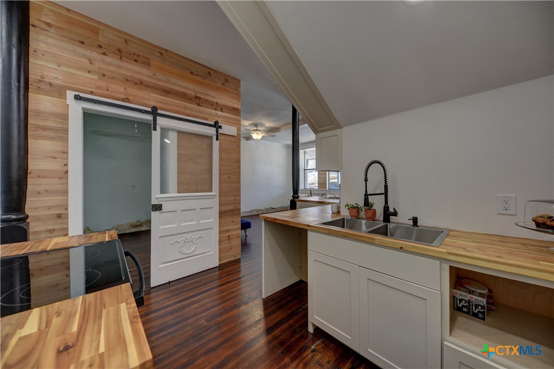 103 N Main B Property Photo 14