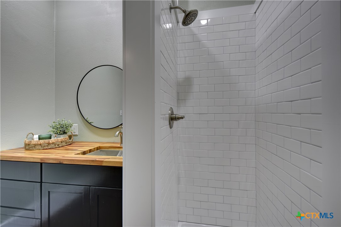 103 N Main B Property Photo 18